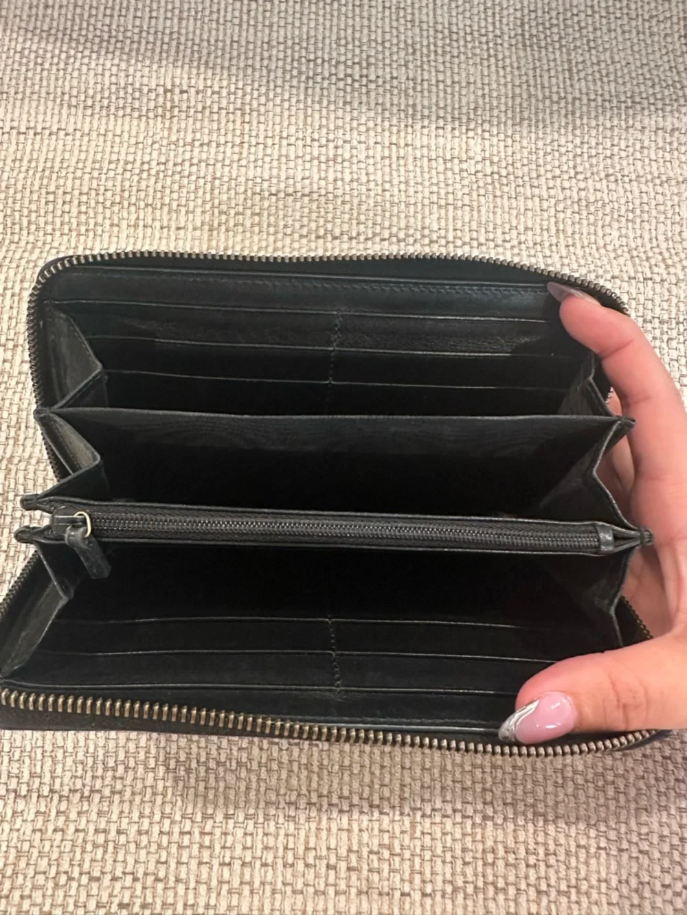 Gucci GG Marmont Matelassé zip-around wallet - Picture 8 of 12